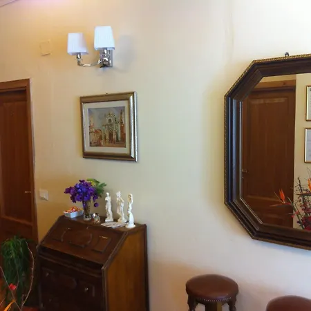 伯圣塔玛丽亚酒店